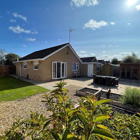 Lodge In The Heart Of Bourne Thurlby Bagian luar foto