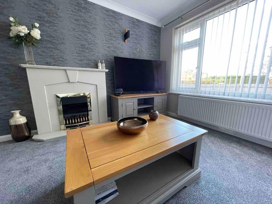 Lodge In The Heart Of Bourne Thurlby Bagian luar foto