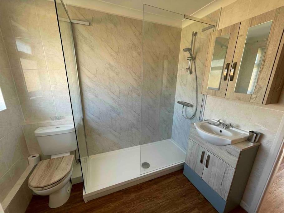 Lodge In The Heart Of Bourne Thurlby Bagian luar foto